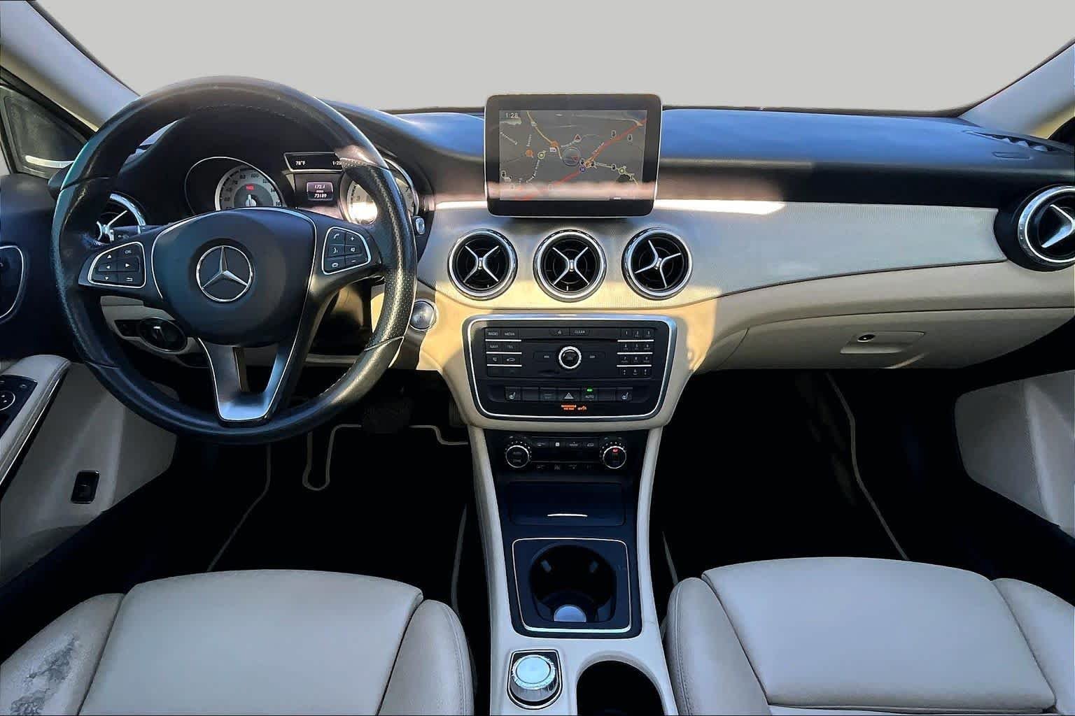 Used 2017 Cirrus White Mercedes-Benz GLA 250 image 16