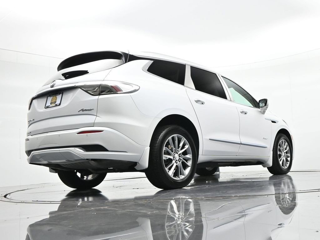 Used 2022 White Frost Buick AWD 4dr Avenir image 24