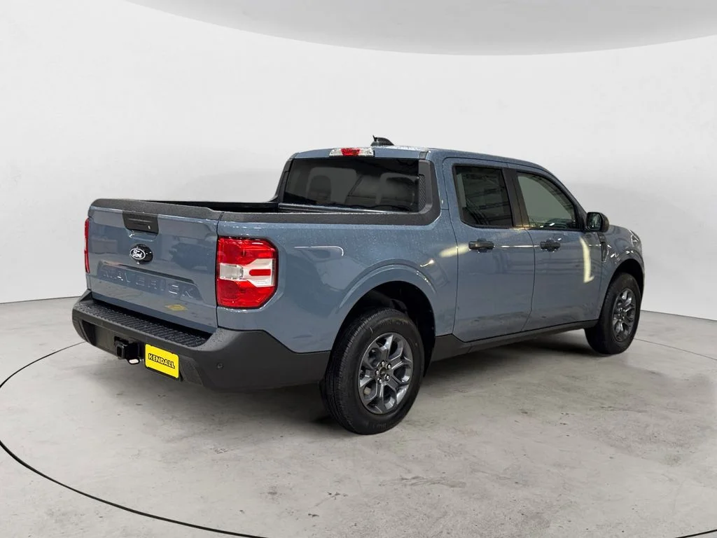 New 2026 Gray Ford XLT image 5