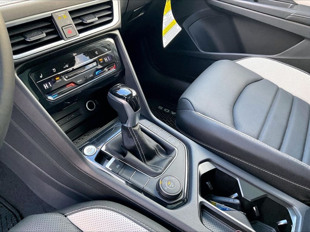 New 2026 Pure White Volkswagen 1.5T SEL image 14