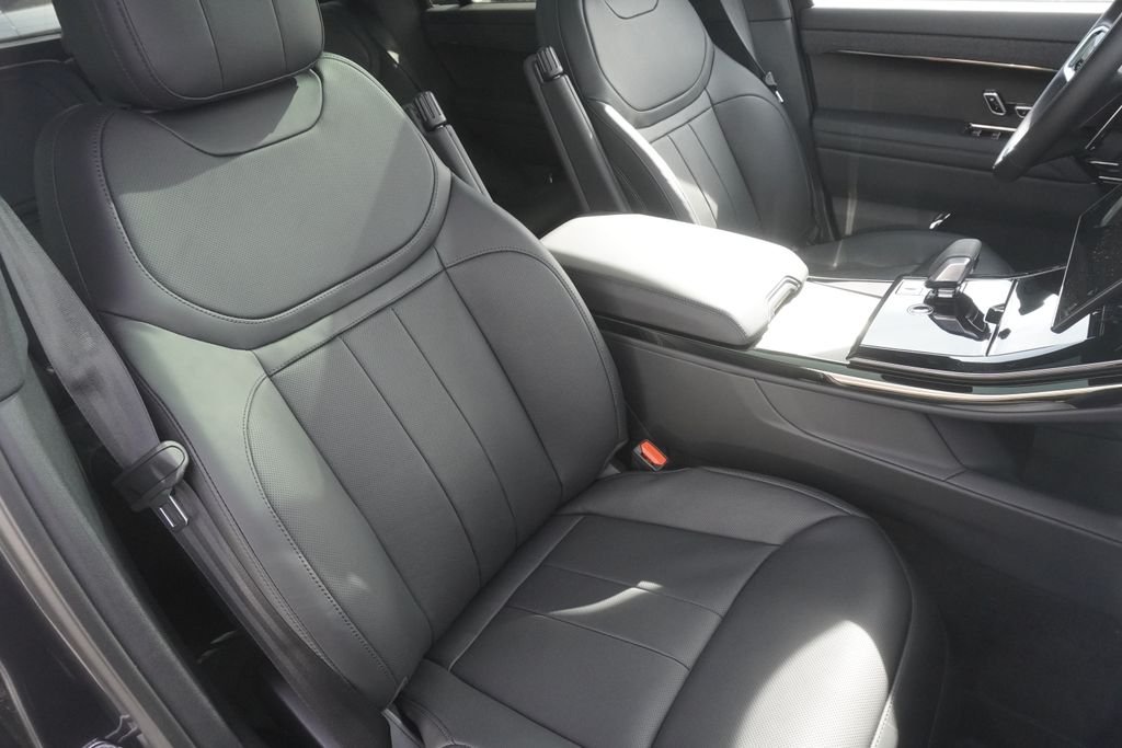 New 2026 Carpathian Grey Land Rover SE image 24