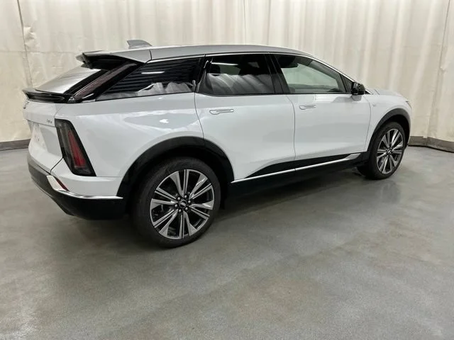 New 2027 Vibrant White Tricoat Cadillac Premium Luxury image 4