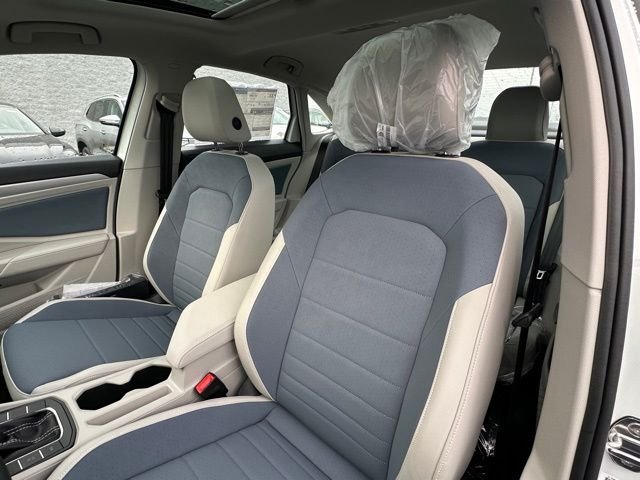 New 2026 Opal White Pearl Volkswagen 1.5T SE image 26