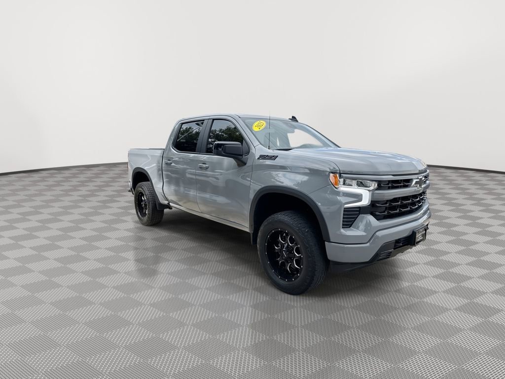 Used 2025 Slate Gray Metallic Chevrolet RST image 2