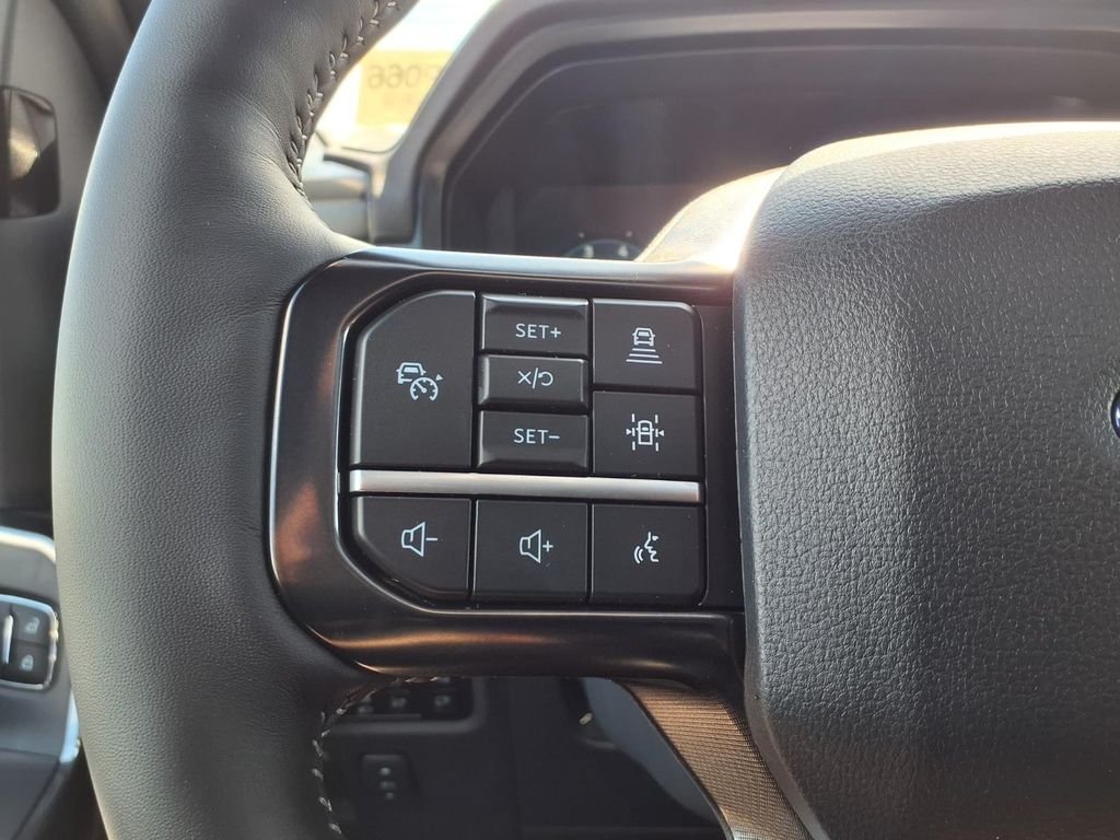 New 2026 Star White Metallic Tri-Coat Ford Platinum® image 15