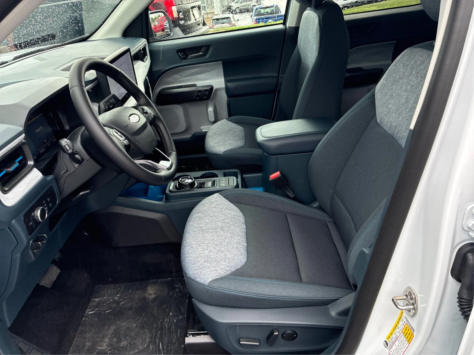 New 2026 Oxford White Ford XLT image 9
