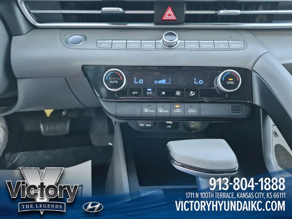 Used 2024 Red Hyundai SEL image 15