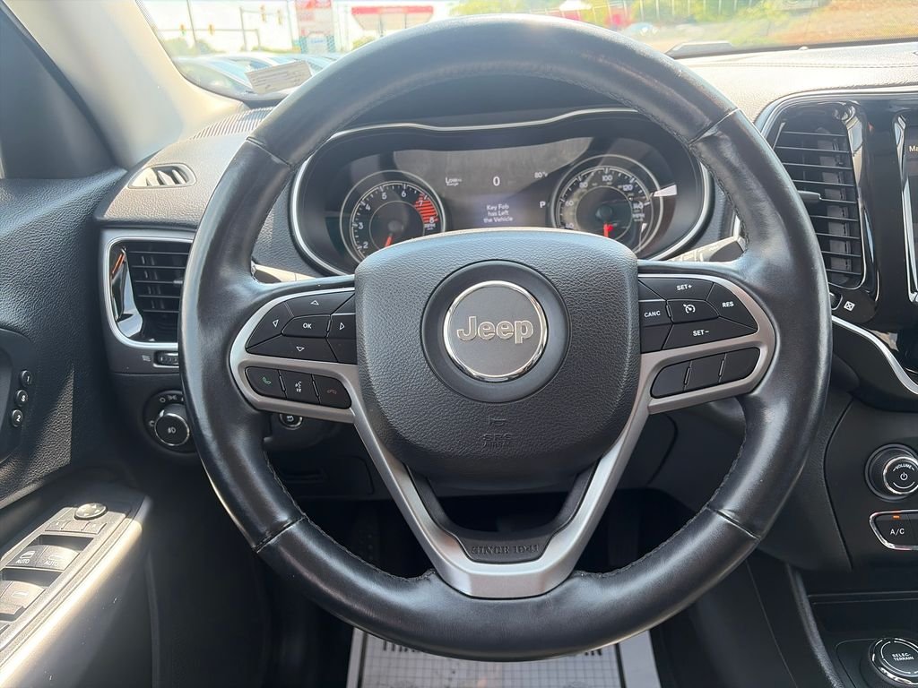 Used 2019 Silver Jeep Limited image 15