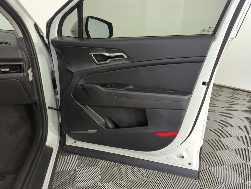 New 2026 Snow White Pearl Kia LX image 32