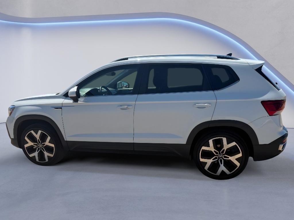 Used 2023 Pure White Volkswagen SEL image 8