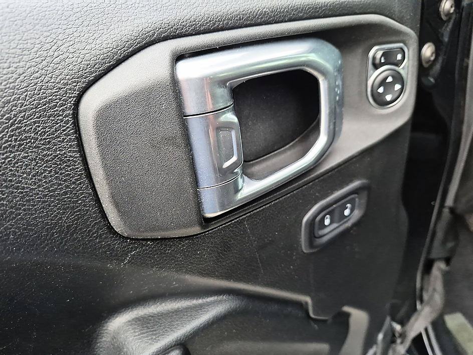 Used 2021 Black Clearcoat Jeep Unlimited Sport Altitude image 13