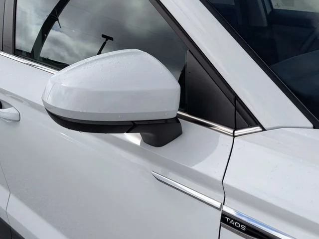 Used 2024 White Volkswagen 1.5T SE image 9