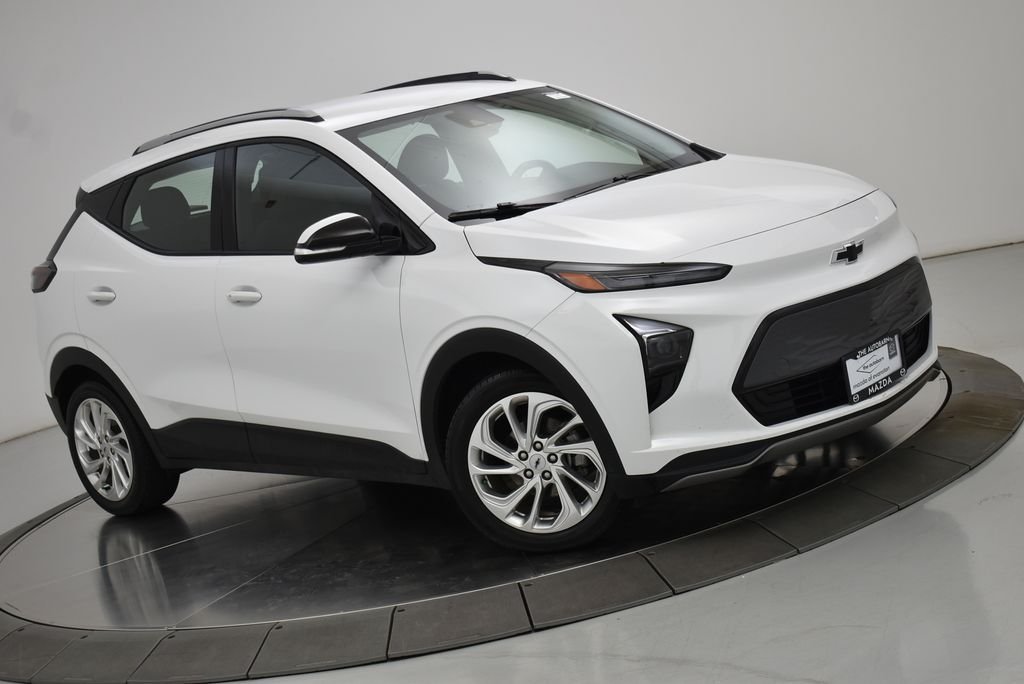 Used 2023 Chevrolet Bolt EUV LT with VIN 1G1FY6S03P4136301 for sale in Evanston, IL