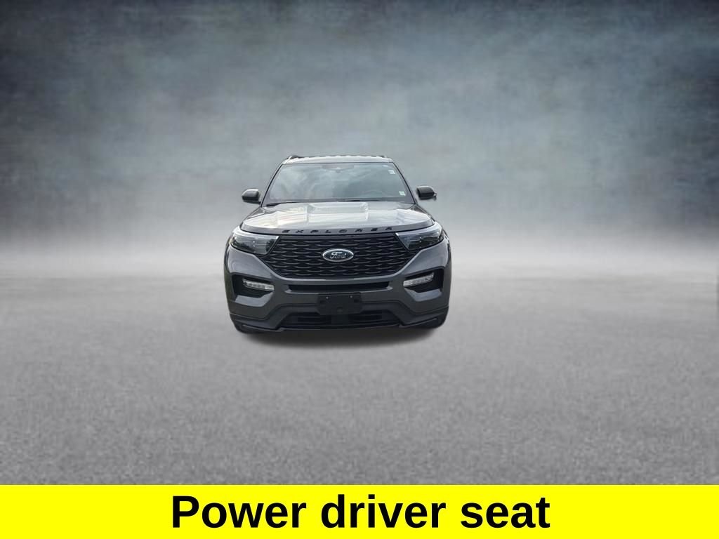 Certified Used 2023 Gray Metallic Ford ST-Line image 9