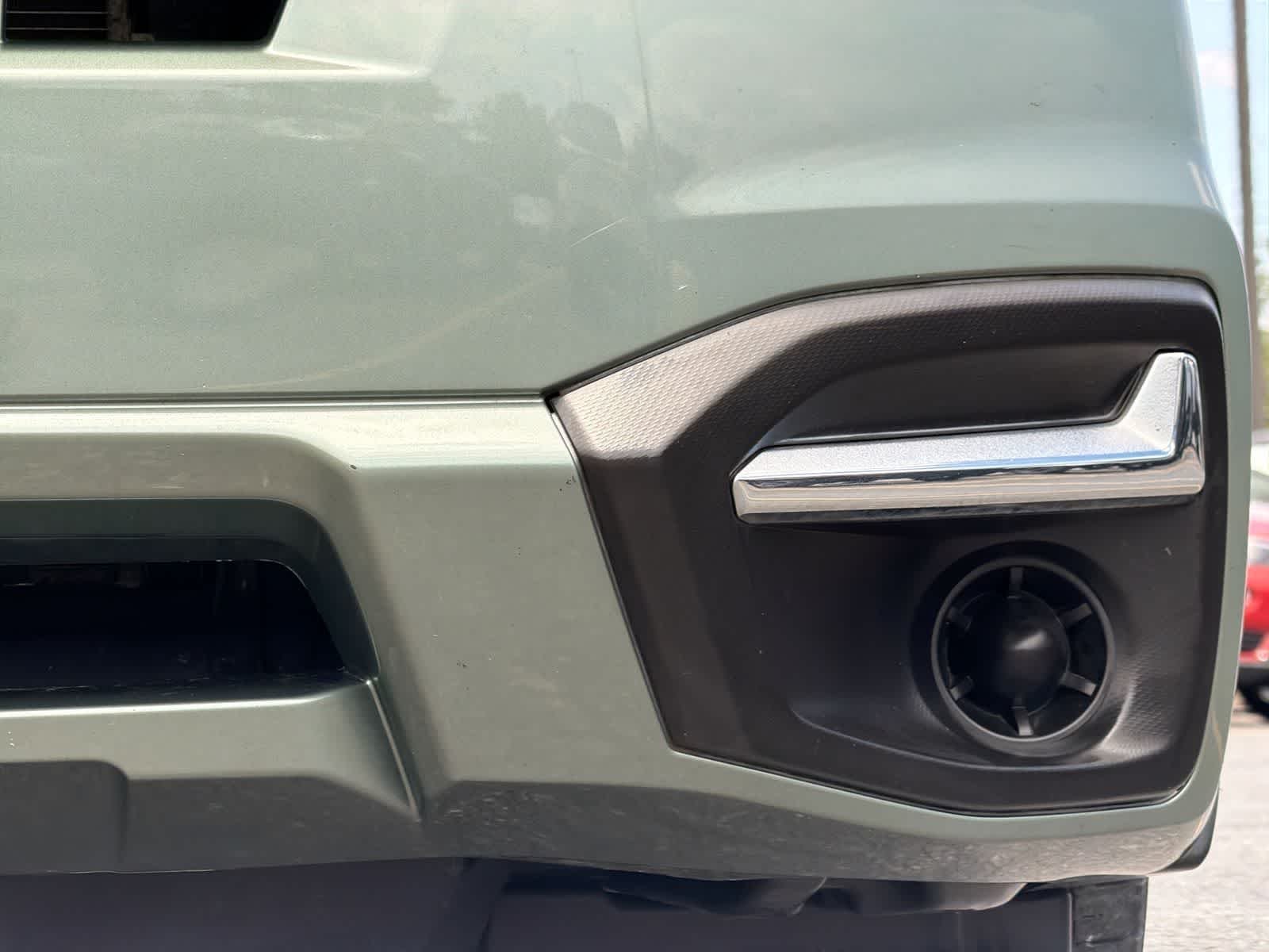 Used 2018 Jasmine Green Metallic Subaru Premium image 11