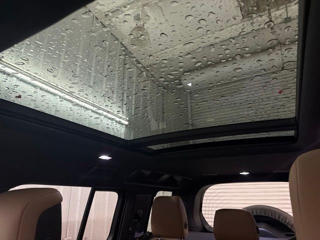 New 2026 Santorini Black Land Rover X-Dynamic SE image 37