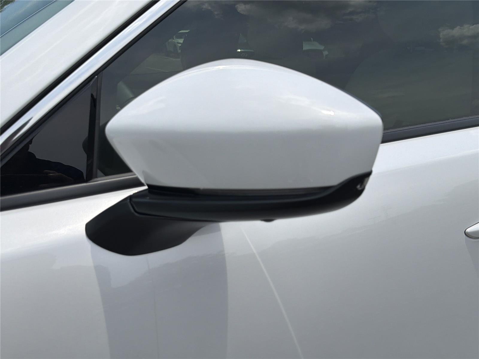 Used 2024 Rhodium White Premium Mazda 3.3 Turbo Premium Plus image 38