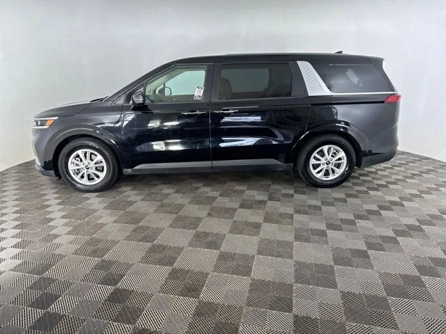 Used 2023 Black Kia LX Seat Package image 10