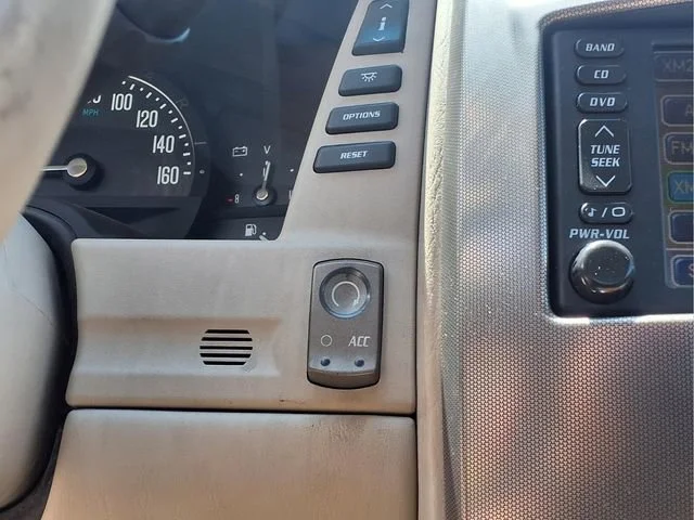 Used 2005 Crimson Pearl Cadillac Y image 18