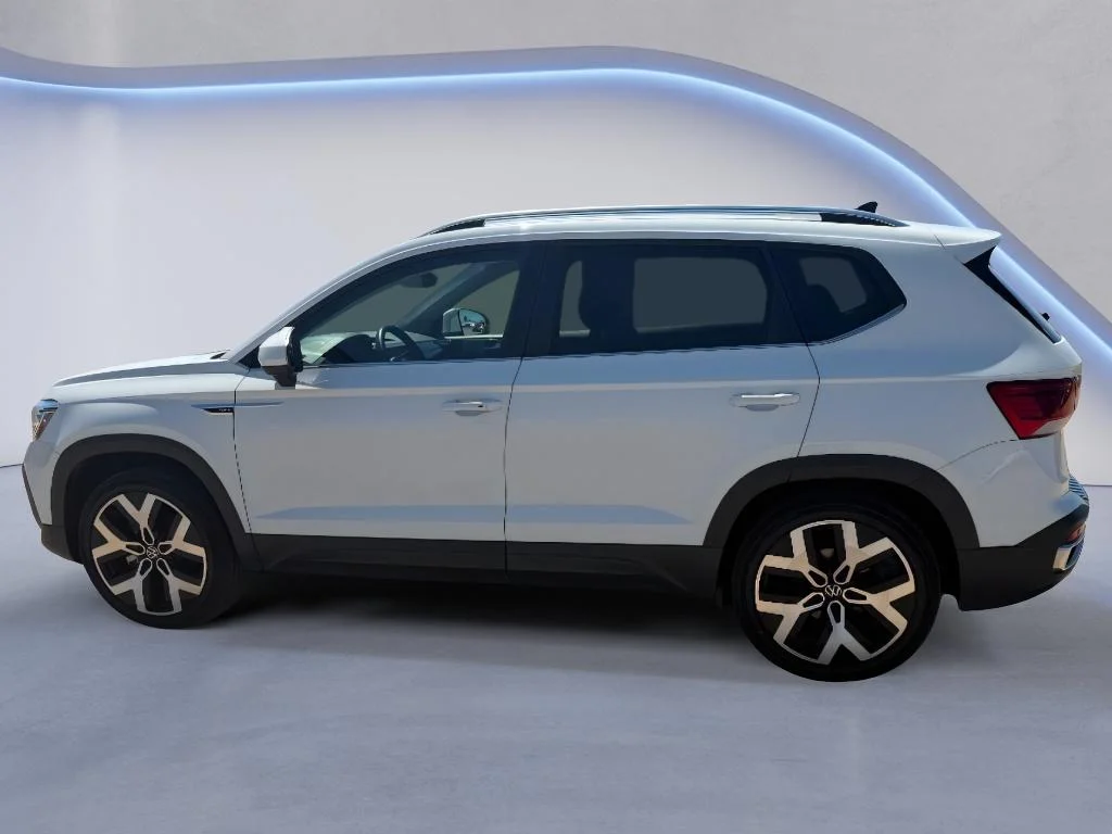 Used 2023 Pure White Volkswagen SEL image 10