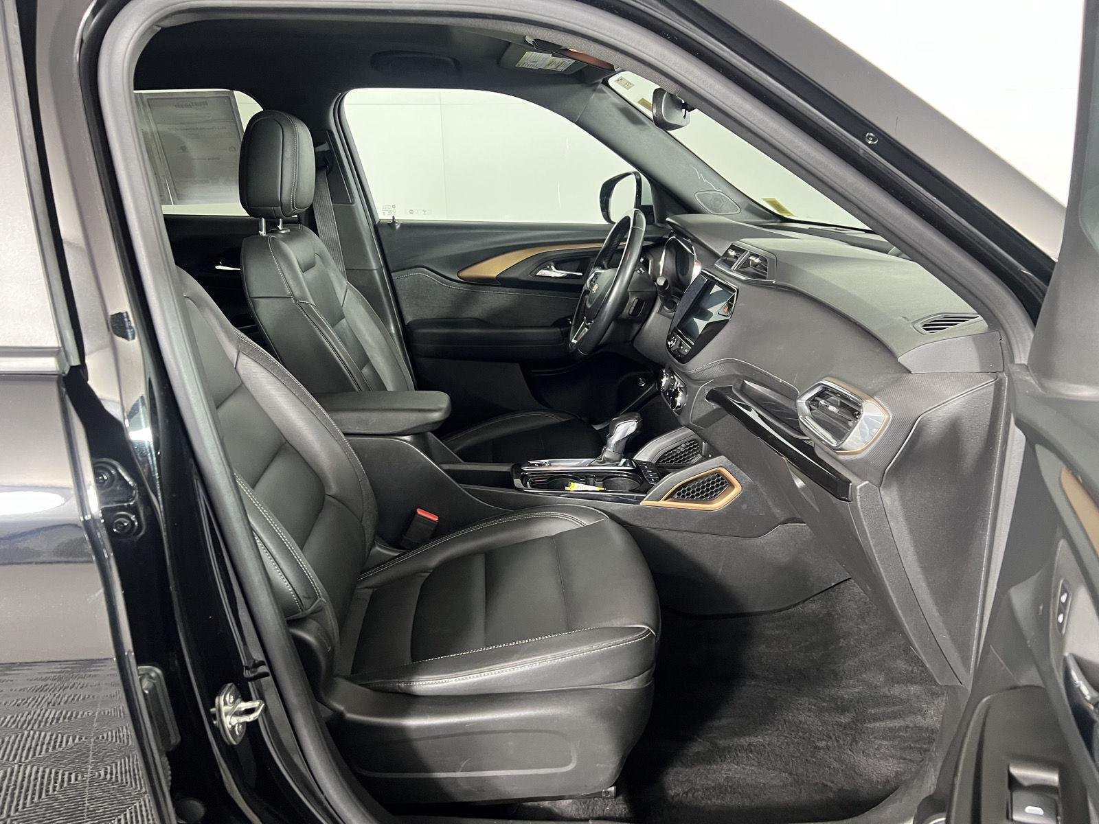 Used 2023 Mosaic Black Metallic Chevrolet ACTIV image 30