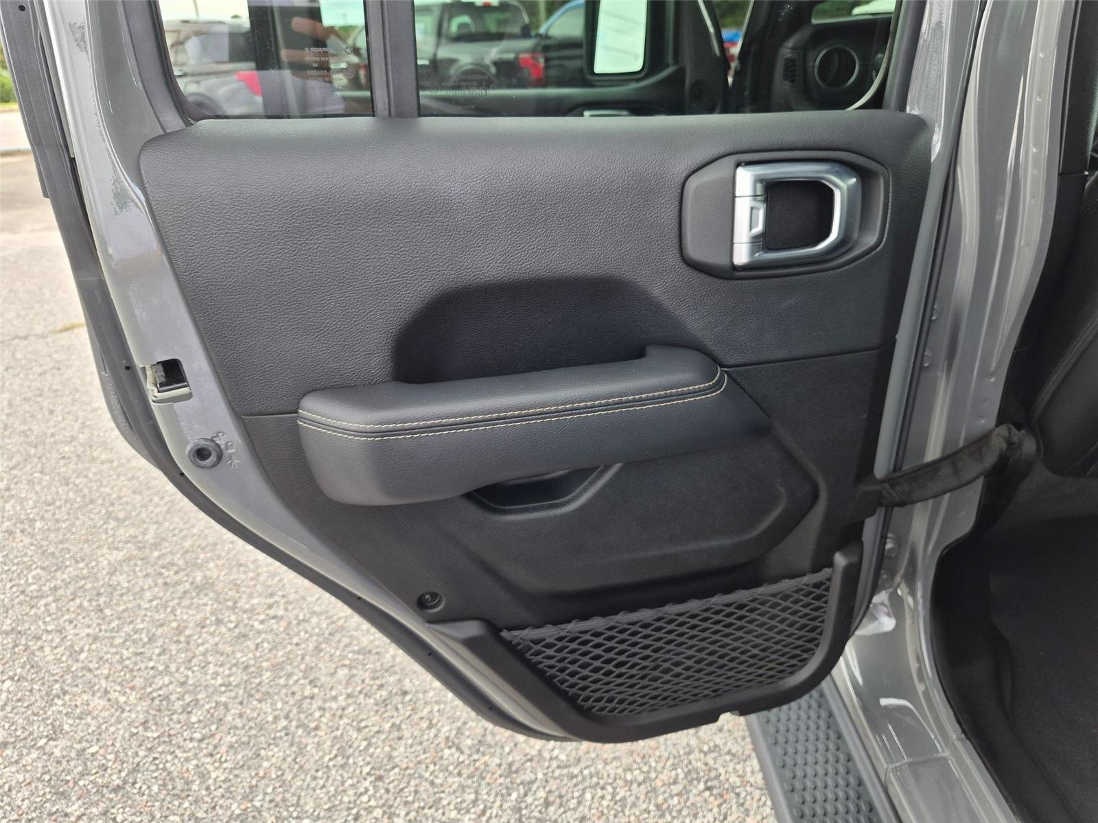 Used 2022 Sting-Gray Clearcoat Jeep Unlimited Sahara image 24
