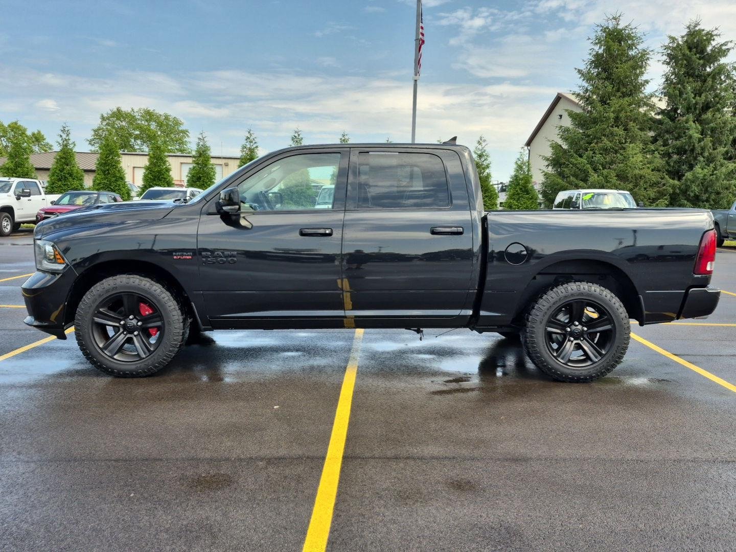 Used 2016 Brilliant Black Crystal Pearlcoat Ram Sport image 7
