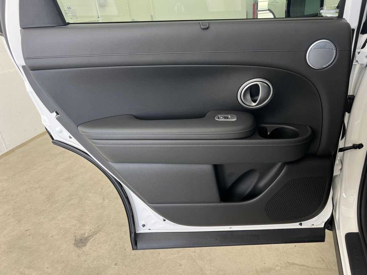 New 2027 Creamy White Pearl Hyundai SEL 8P image 22