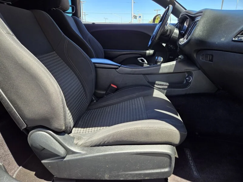 Used 2017 Granite Pearlcoat Dodge SXT image 11