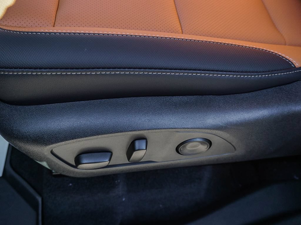2027 Chevrolet Traverse Z71 - Photo 19