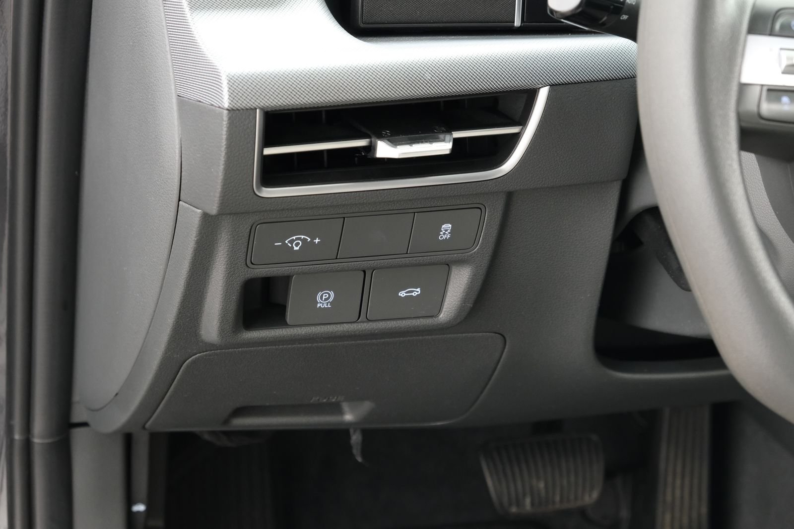 Used 2025 Portofino Gray Hyundai SEL image 27