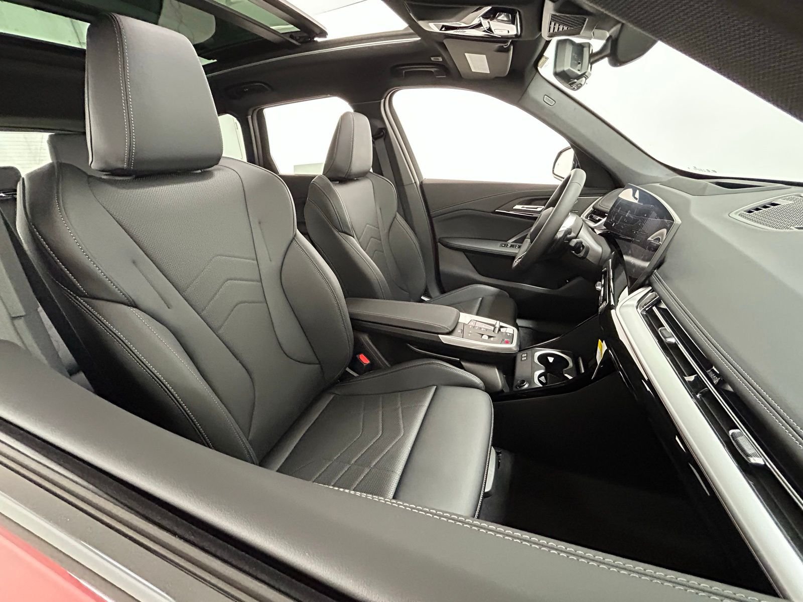 New 2026 Vegas Red Metallic BMW xDrive28i image 41