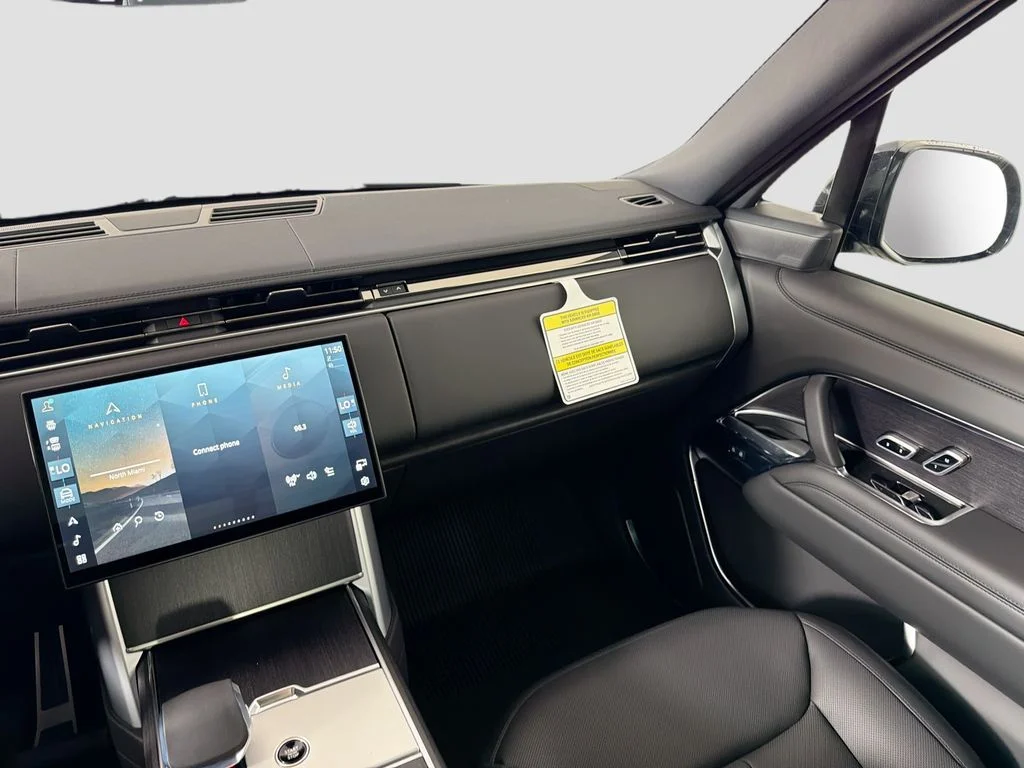 New 2026 Santorini Black Land Rover SE image 25