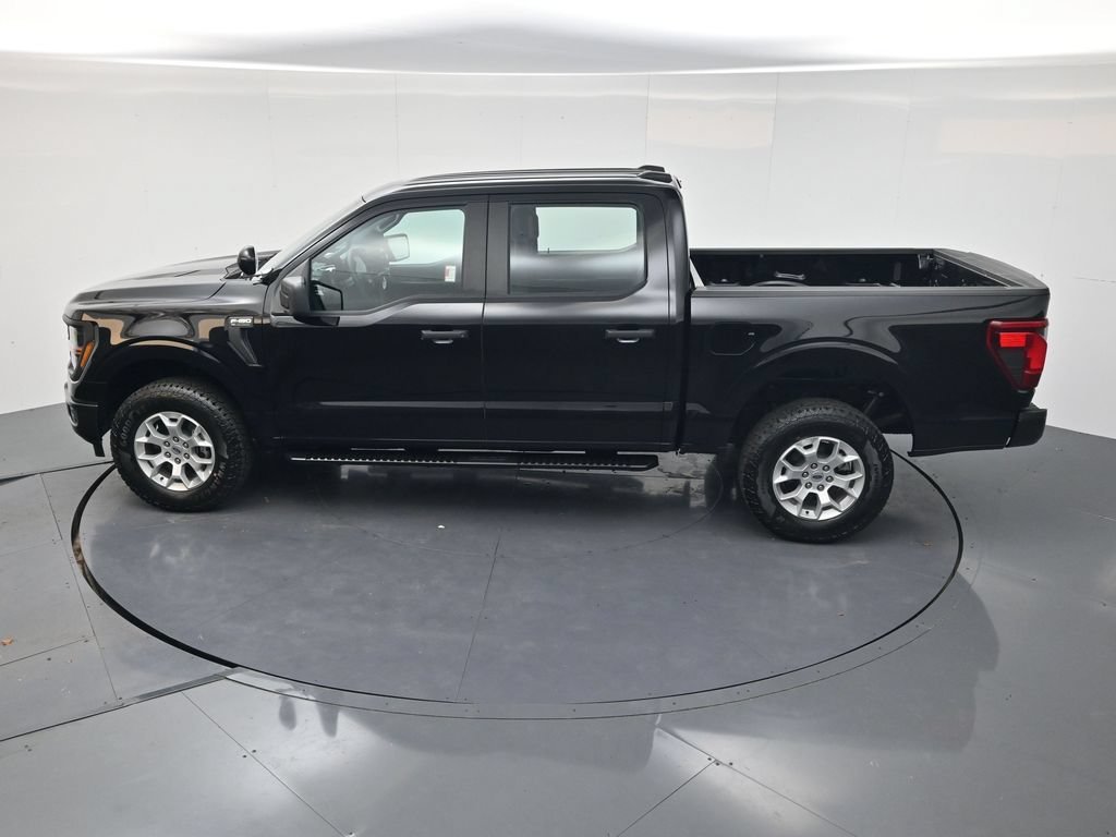 Used 2025 Black Metallic Ford XL image 44