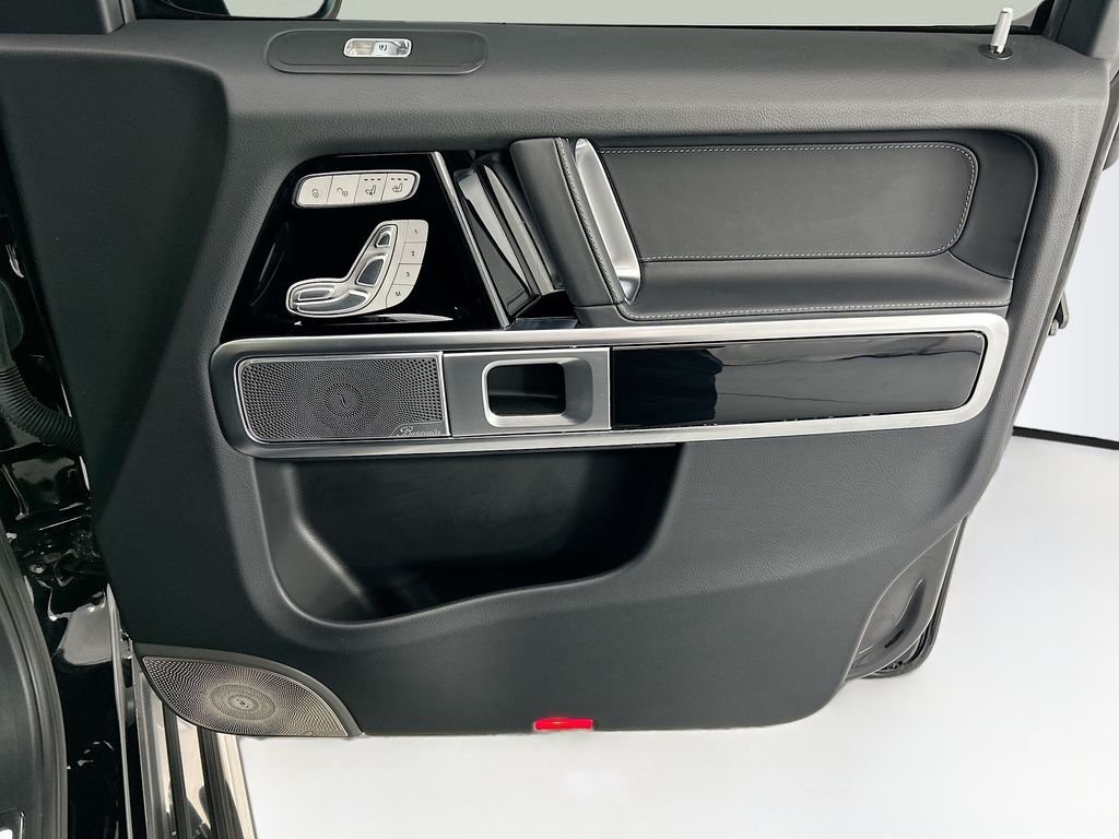 Used 2025  Mercedes-Benz G 550 image 24