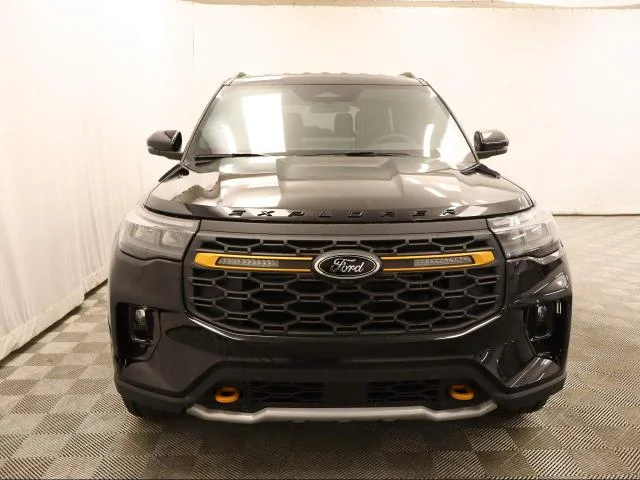 New 2026 Agate Black Metallic Ford Tremor® image 20