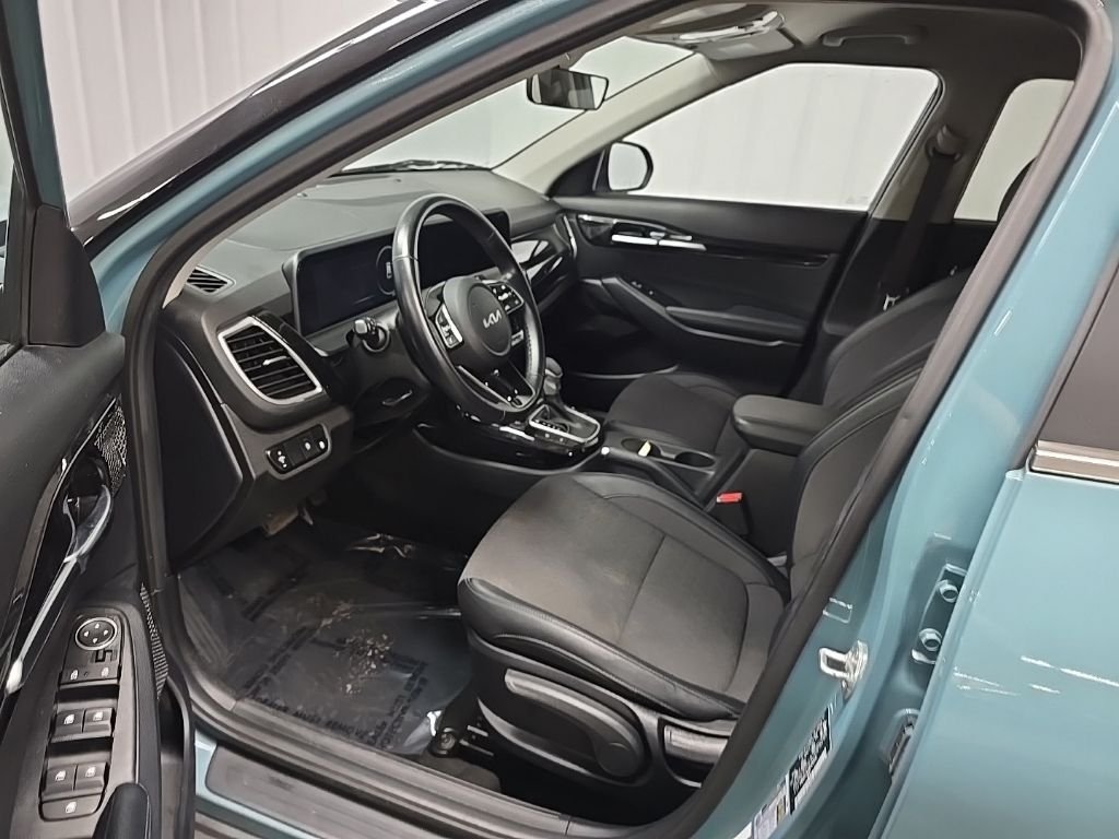 Used 2024 Blue / Black Kia S image 28
