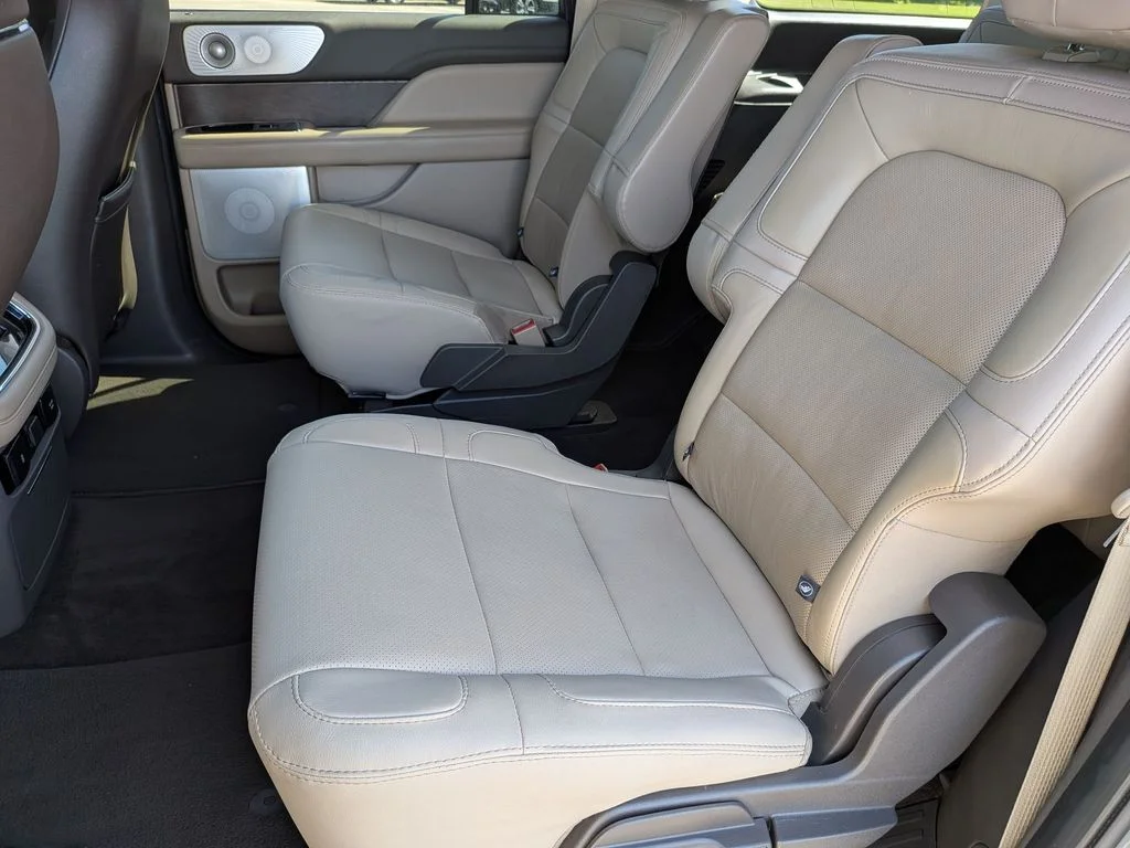 Used 2024 Blue Lincoln Reserve image 20