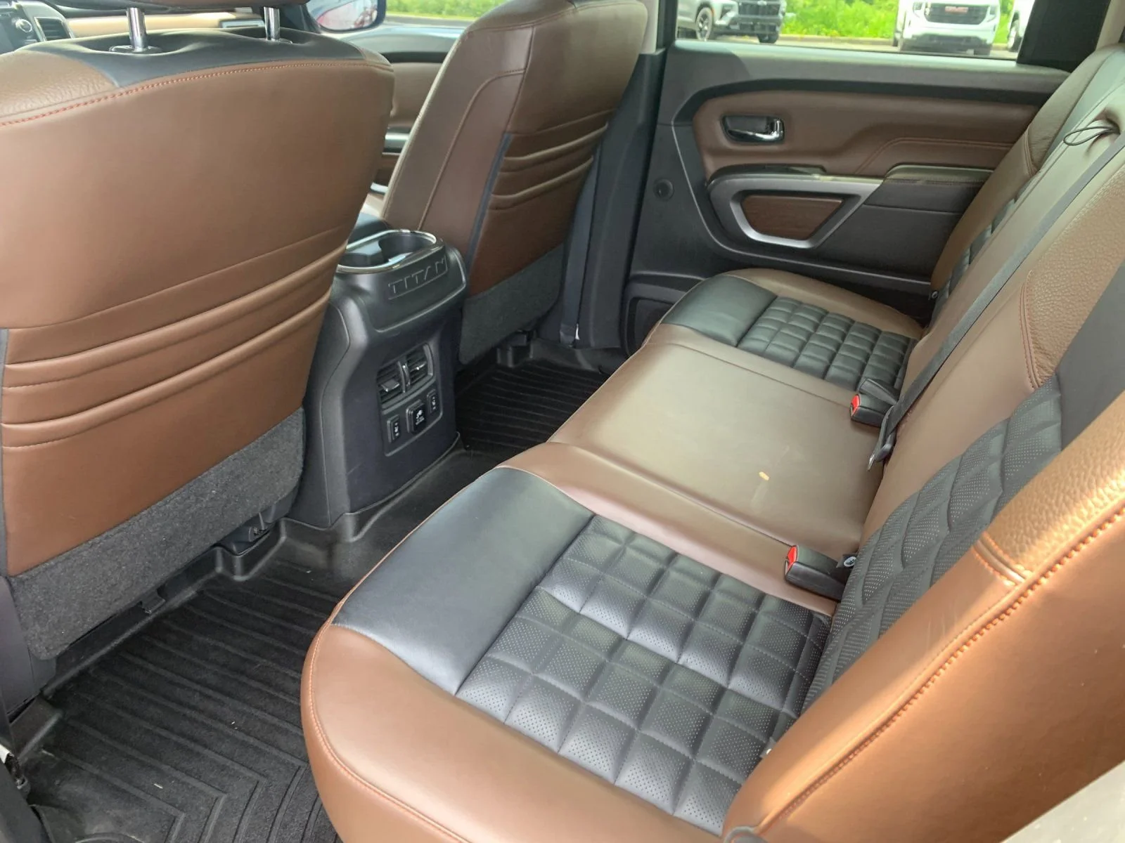 Used 2018 Red Nissan Platinum Reserve image 13