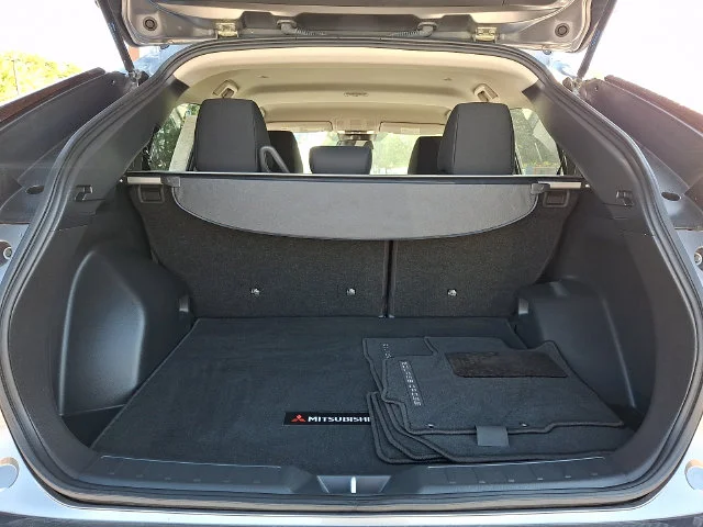 Used 2024 Gray Mitsubishi Black Edition image 29