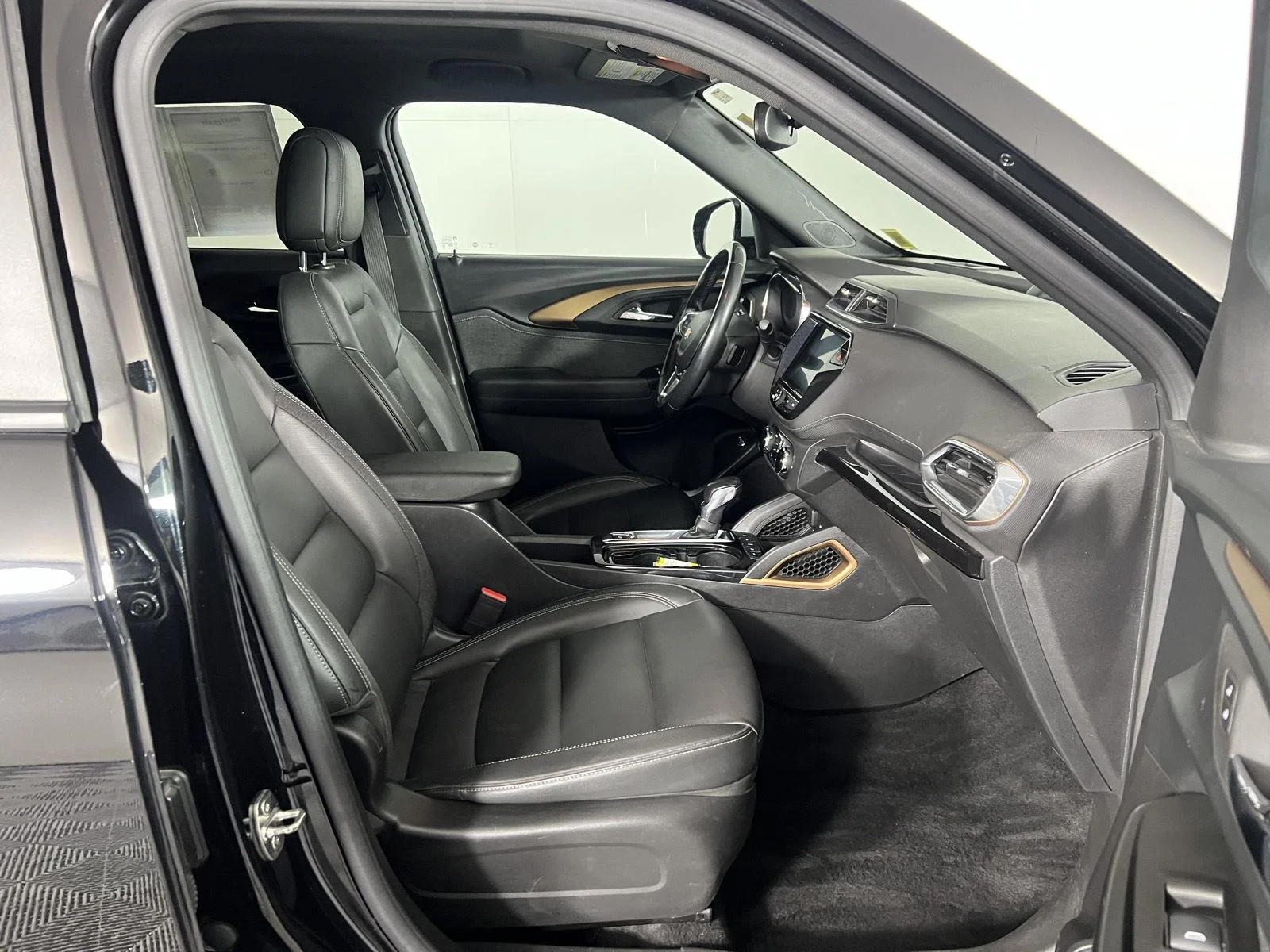 Used 2023 MOSAIC BLACK METALLIC Chevrolet ACTIV image 30