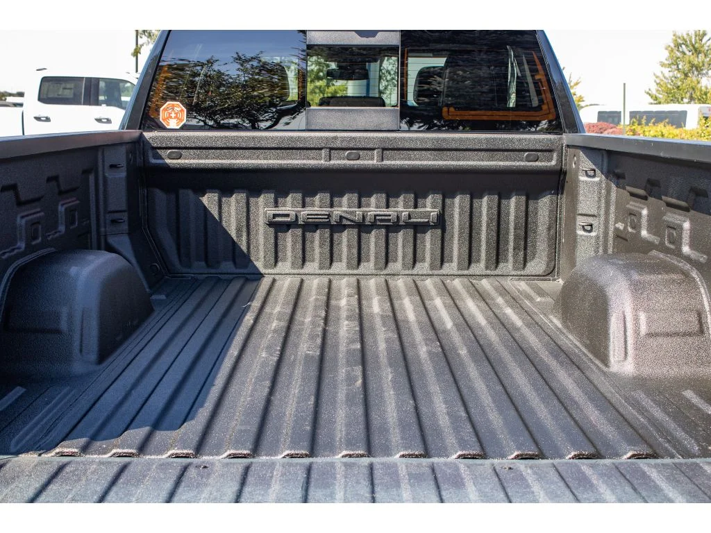 Used 2024 Onyx Black GMC Denali image 12
