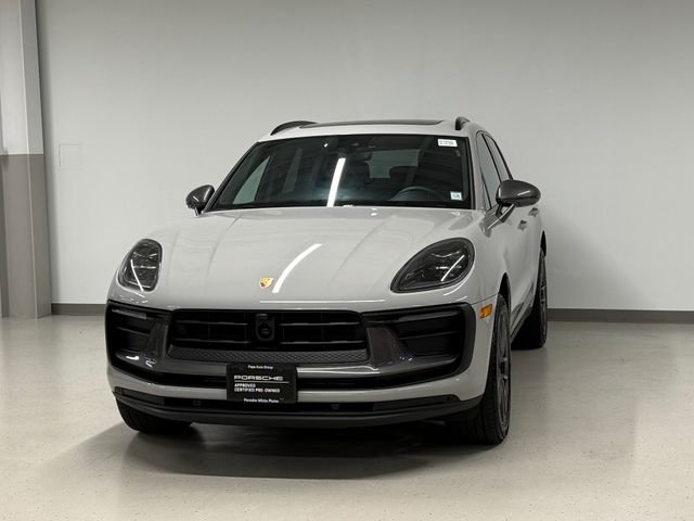 2026 Porsche Macan T's photo