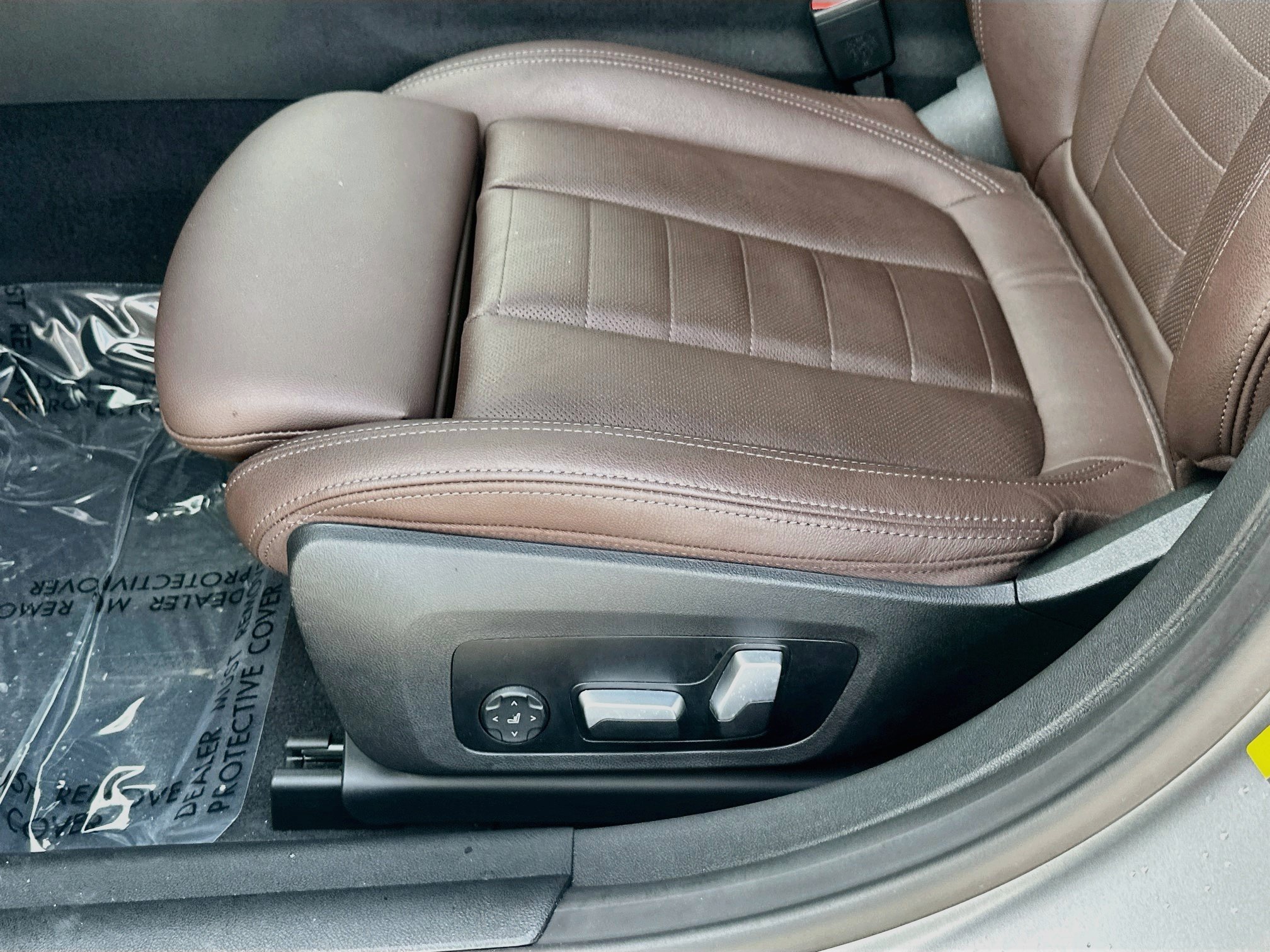 Certified Used 2023 Ind Frozen Pure Grey II Metallic BMW M50 image 19