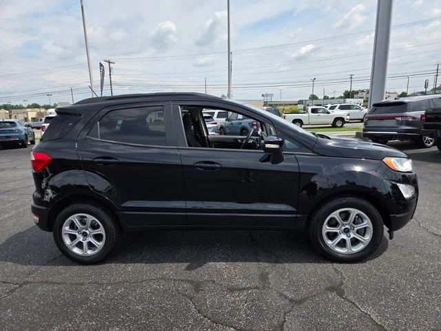 Used 2021 Black Ford SE image 9