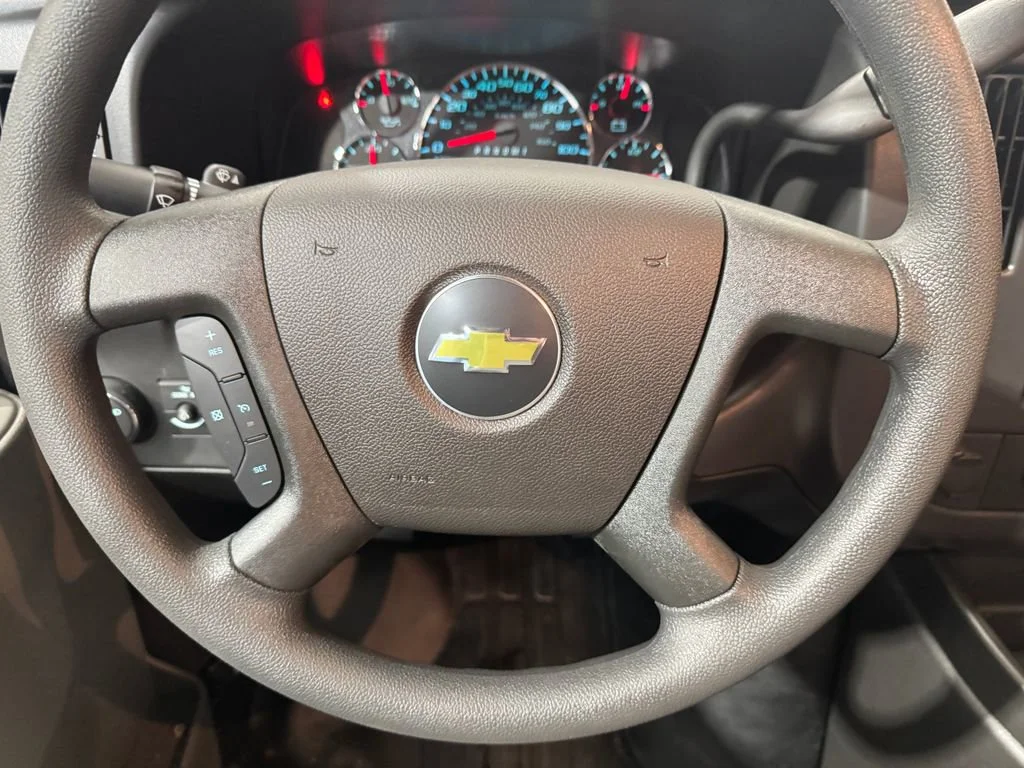 New 2026 Summit White Chevrolet WT image 13