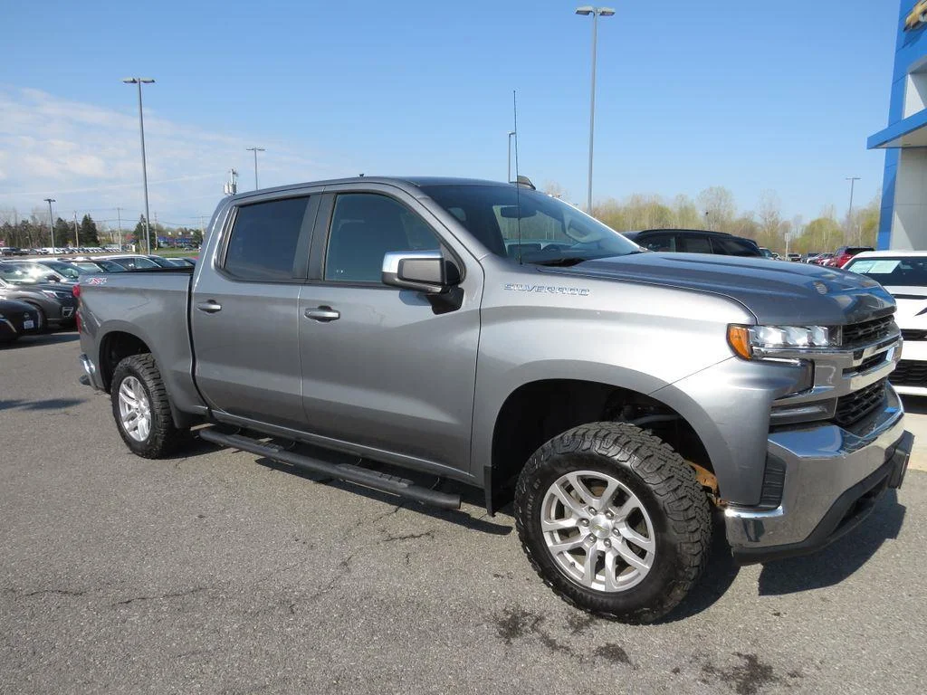 Used 2022 Steel Metallic Chevrolet LT image 5