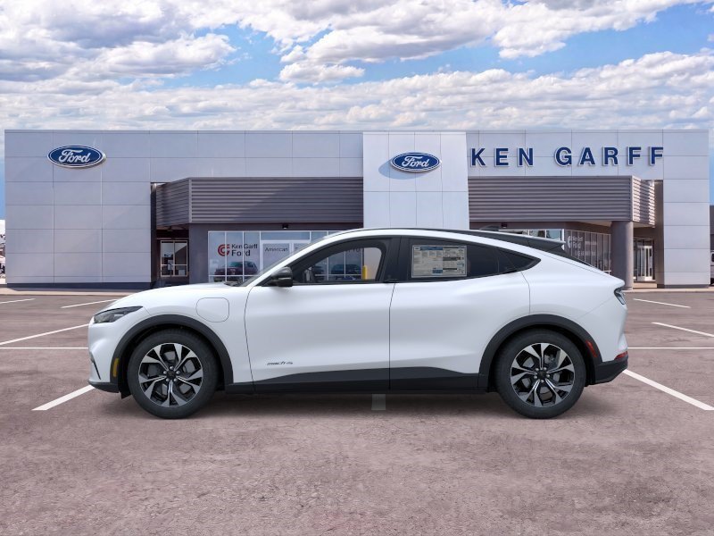 New 2026 Star White Metallic Tri-coat Ford Select image 3