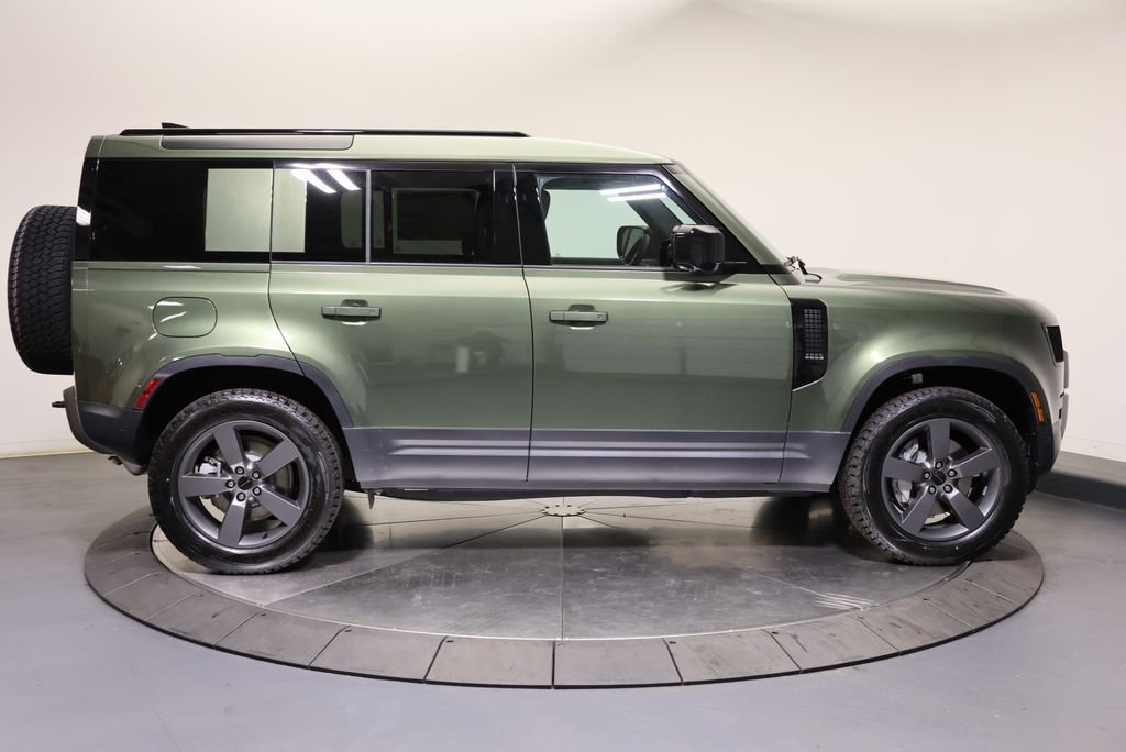 New 2026 Woolstone Green Land Rover S image 6