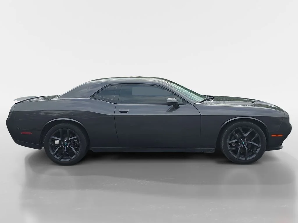 Used 2020 Granite Pearlcoat Dodge SXT image 9